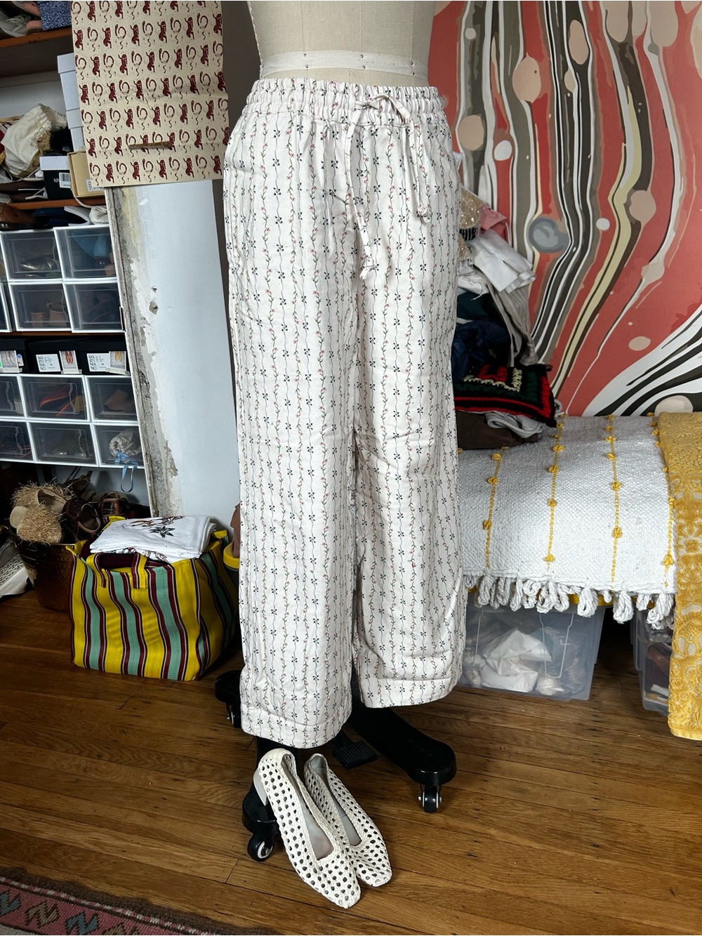 Women's DAMSON MADDER Floral Cream Wide-Leg Drawstring Pants